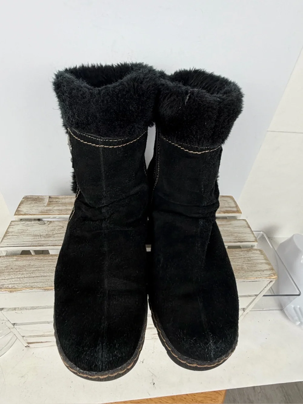 Baretraps Breesen black suede ankle boots cozy faux fur side buckle size 9.5M